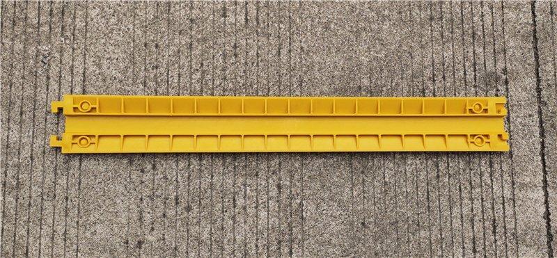 Кабельный кожух термостойкий из прочного пластика и резины (арт. 25-5083573)