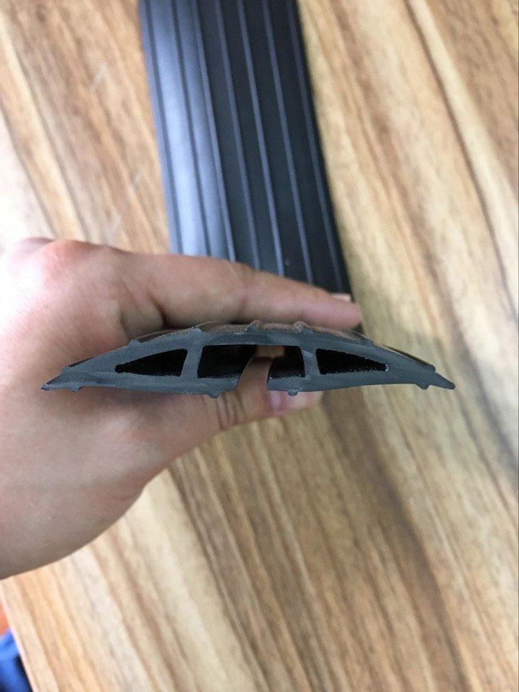 Кабельный пандус резиновый легкий защитный канал (арт. 25-5083624)