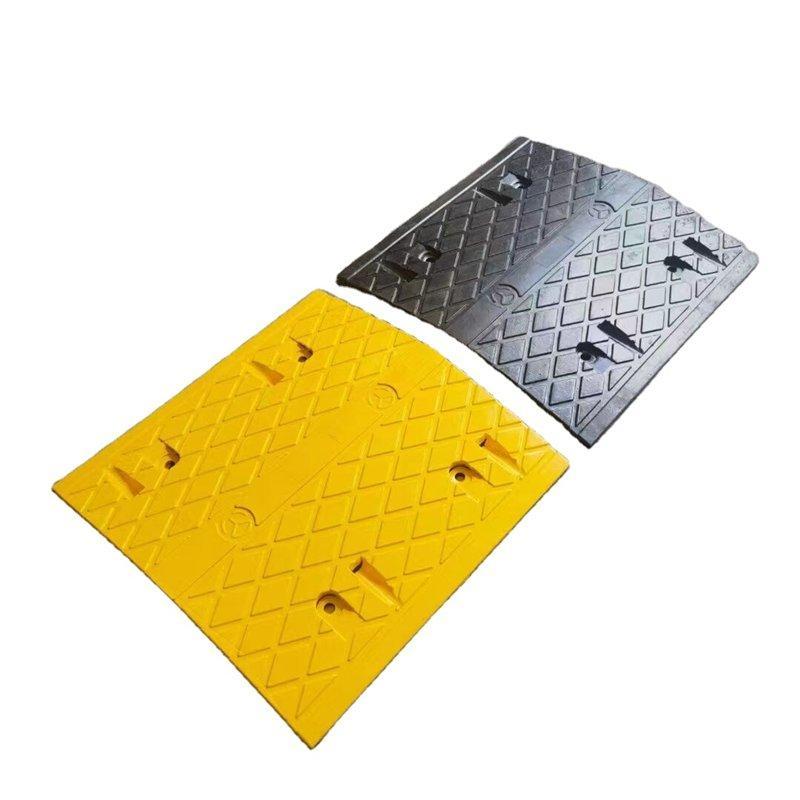 Лежачий полицейский резиновый жёлто-чёрный переносной (арт. 25-5083632)