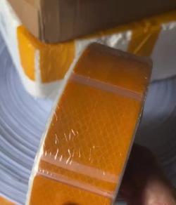 Лента светоотражающая красно-бело-желтая для авто (арт. 25-5083644)