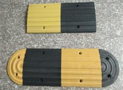 Лежачий полицейский пластиковый желто-черный 250x250x45 мм (арт. 25-5083648)