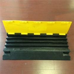 Кабельный пандус резиновый 4 канала защитный (арт. 25-5083660)