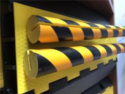 Уголок защитный пластиковый для стен парковки PU (арт. 25-5083662)