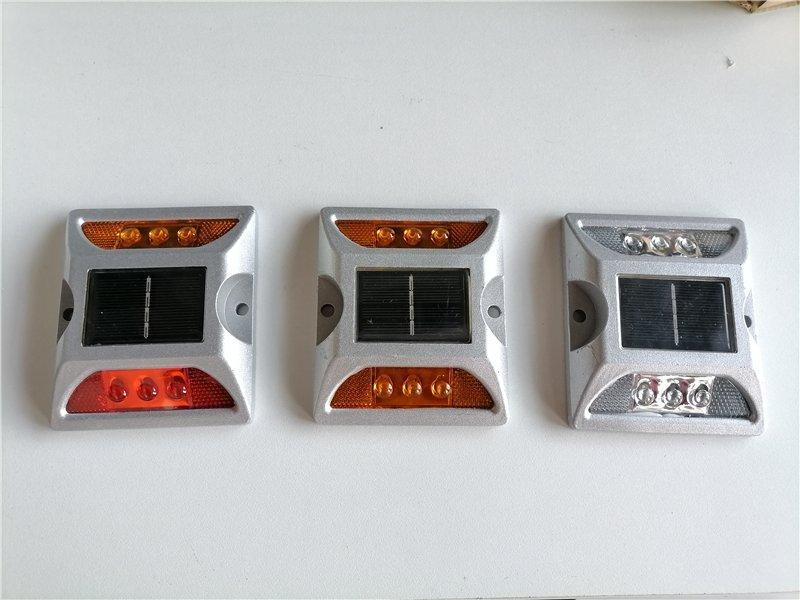 Светоотражатель дорожный алюминиевый с солнечной панелью 6 LED (арт. 25-5083698)