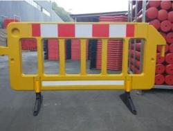 Барьер дорожный пластиковый красно-желтый 1950 мм (арт. 25-5083716)