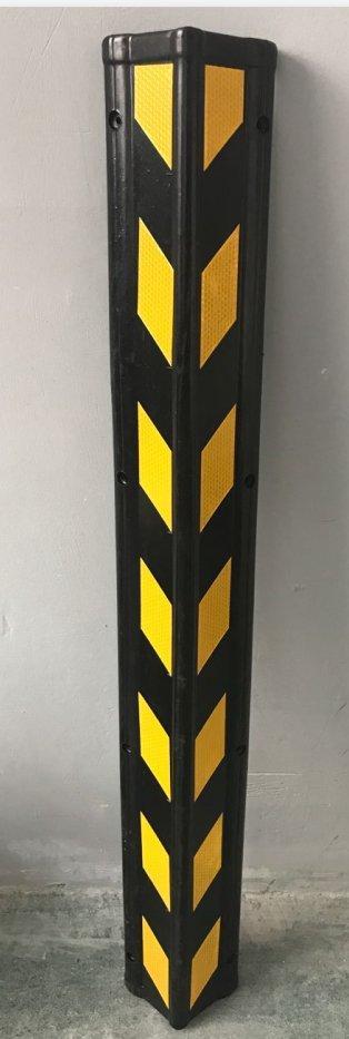 Уголок защитный резиновый с желтой полосой для парковки (арт. 25-5083720)