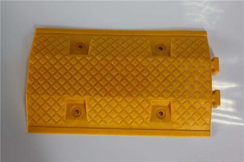 Лежачий полицейский пластиковый переработанный высококачественный (арт. 25-5083743)