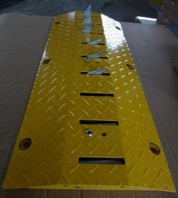 Блокиратор дорожный противоскользящий с шипами (арт. 25-5083748)