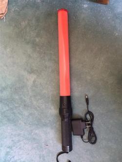 Жезл светодиодный сигнальный перезаряжаемый 54 см (арт. 25-5083779)