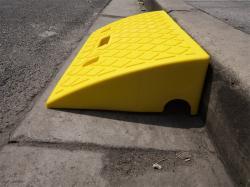 Рампы пороговые пластиковые легкие для тротуаров и дорог (арт. 25-5083808)