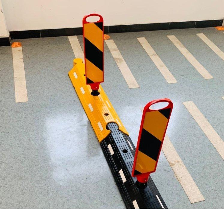 Разделитель дорожный для полос движения Австралия (арт. 25-5083822)