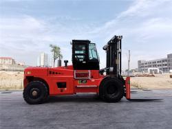 Погрузчик дизельный 18 тонн для тяжёлых грузов SOCMA (арт. 25-5085312)