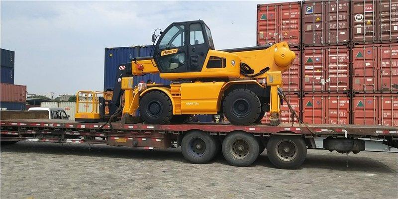 Погрузчик телескопический 4Т 15 м с ковшом и цельнолитые шины (арт. 25-5085388)