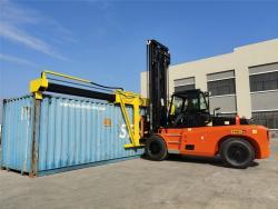 Погрузчик дизельный компактный 15 тонн с контейнерным спредером (арт. 25-5085506)