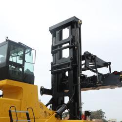 Погрузчик дизельный 40-45 тонн с контейнерным спредером (арт. 25-5085595)