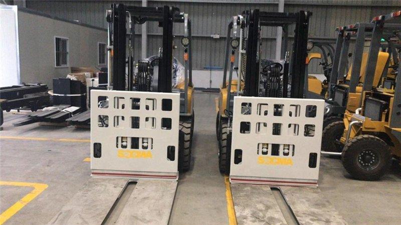 Погрузчик вилочный 3 тонны с пуш-пуллером Socma (арт. 25-5085620)