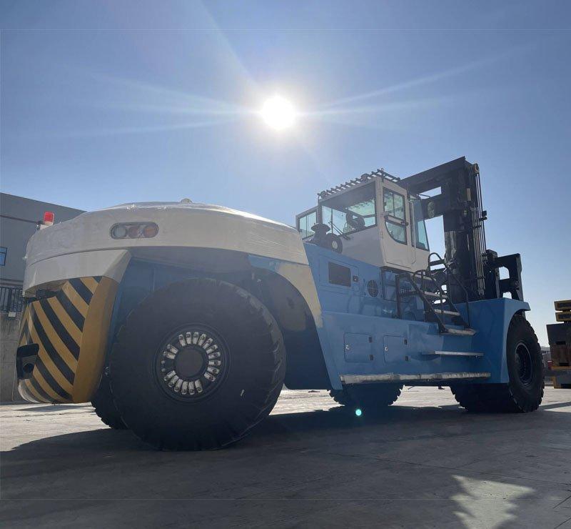 Погрузчик дизельный контейнерный 50 тонн SOCMA (арт. 25-5085647)