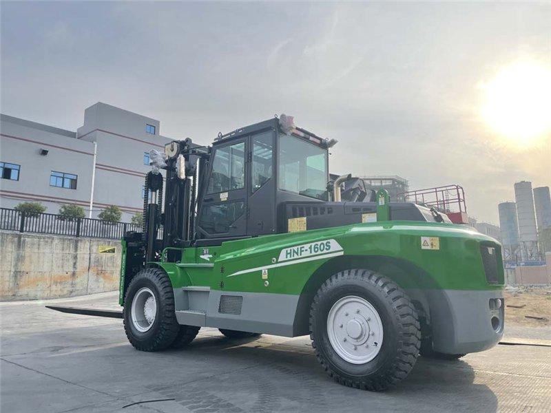 Погрузчик вилочный грузоподъемностью 16 тонн SOCMA (арт. 25-5085664)