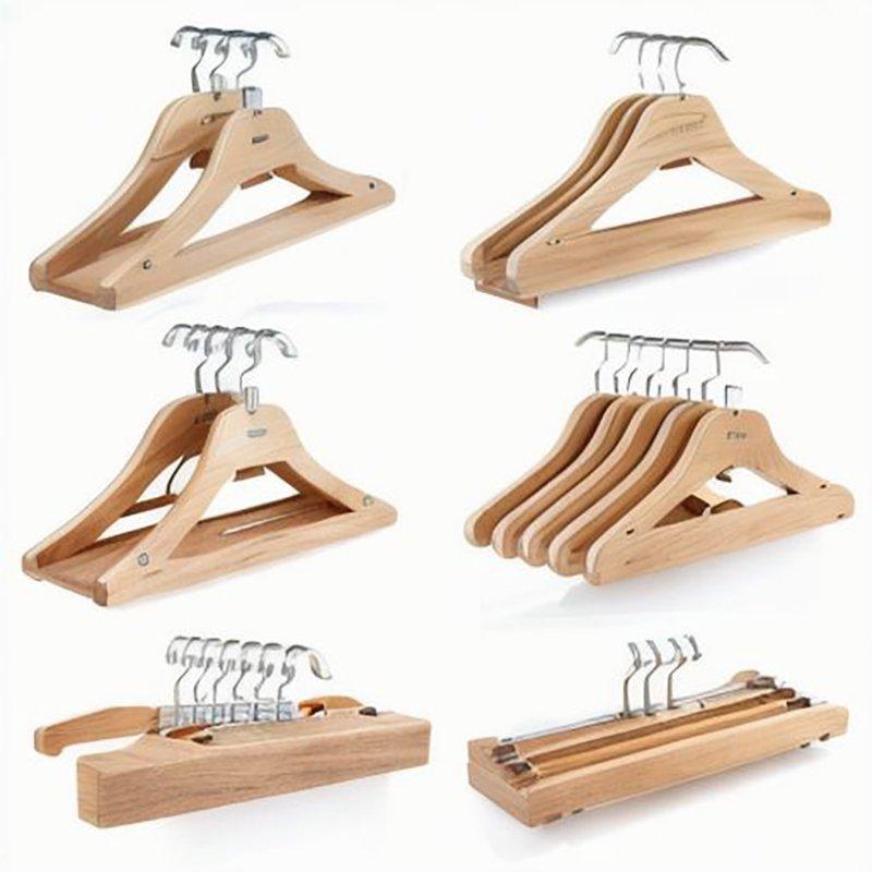 Вешалки деревянные с логотипом для одежды магазина (арт. 25-5086017)