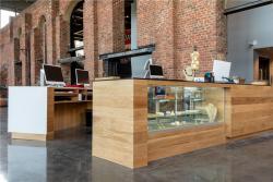 Стеллаж для музея деревянный с логотипом (арт. 25-19080192)