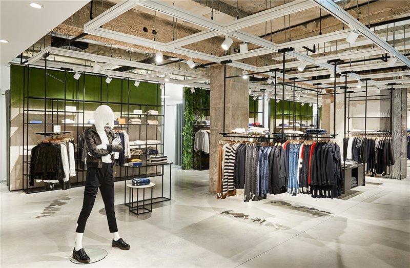 Стойка для одежды металлическая золотая для магазина (арт. 25-19080348)