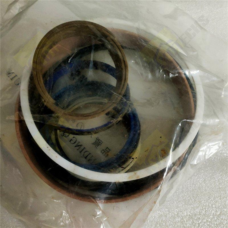 Комплект уплотнений для цилиндра Volvo L90D из Италии (арт. 25-19080704)