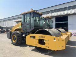 Вибрационный дорожный каток 20 тонн XS203J одновальцовый (арт. 25-19083845)