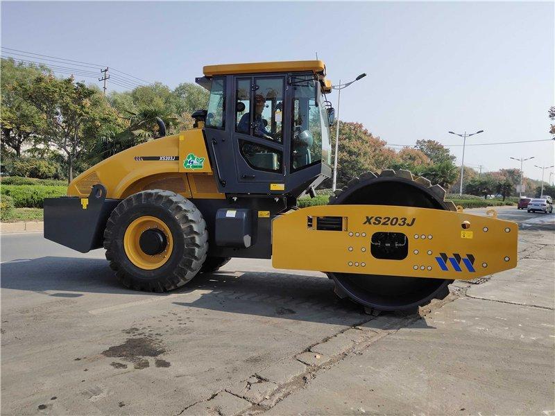 Вибрационный дорожный каток 20 тонн XS203J одновальцовый (арт. 25-19083845)