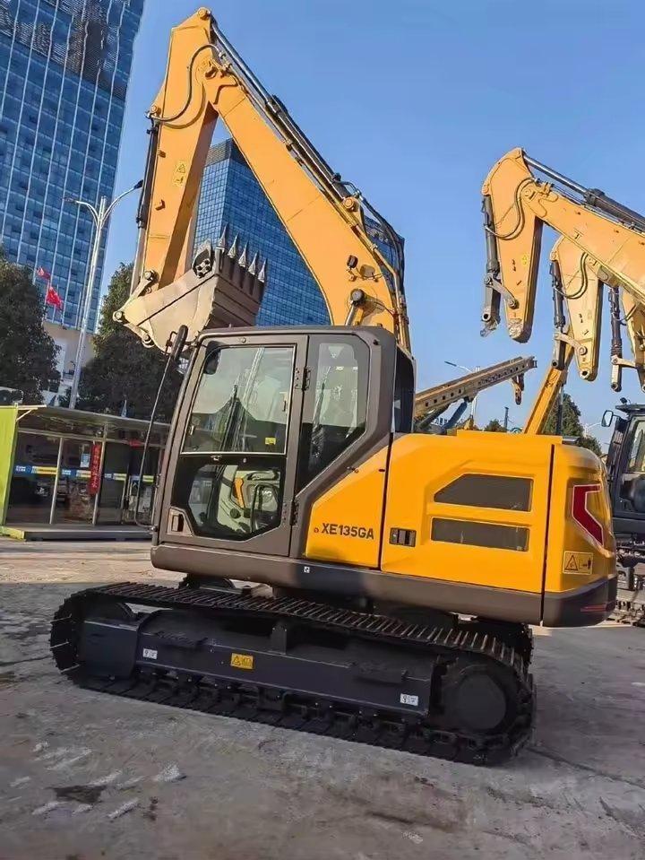 Экскаватор гусеничный средний 13т XE135GA (арт. 25-19084011)
