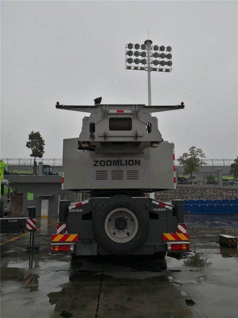 Кран грузовой 110 тонн ZTC1100V763-1 69.7м 10*6lhd (арт. 25-19084143)