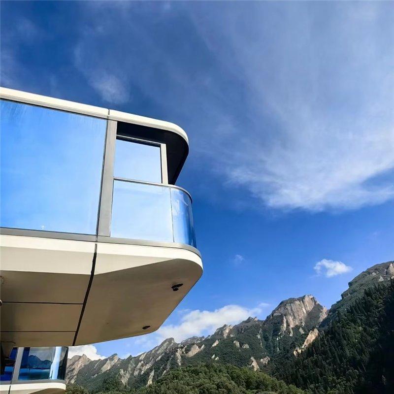 Модульный отель из контейнеров с опциями Apple Cabin (арт. 25-24110001)