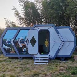 Капсульный отель для курорта, футуристичный дом на колесах (арт. 26-1090019)