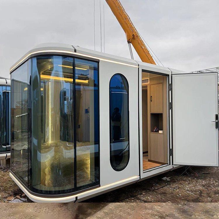 Дом на колесах с двойными дверями (арт. 26-1090057)