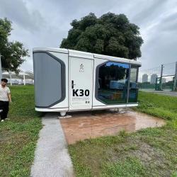 Домик с мансардой и зеленой крышей для экожизни (арт. 26-1090104)