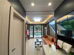 Дом-контейнер с мебелью и треугольной крышей, 1 спальня (арт. 26-1090165)