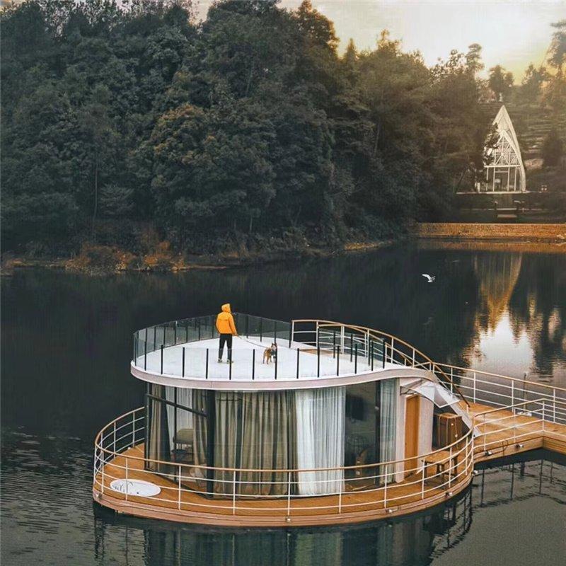 Плавучий дом-капсула с солнечной энергией и понтоном (арт. 26-1090179)