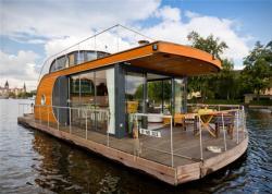 Плавающий отель-дом на колесах с контейнерными виллами (арт. 26-1090184)