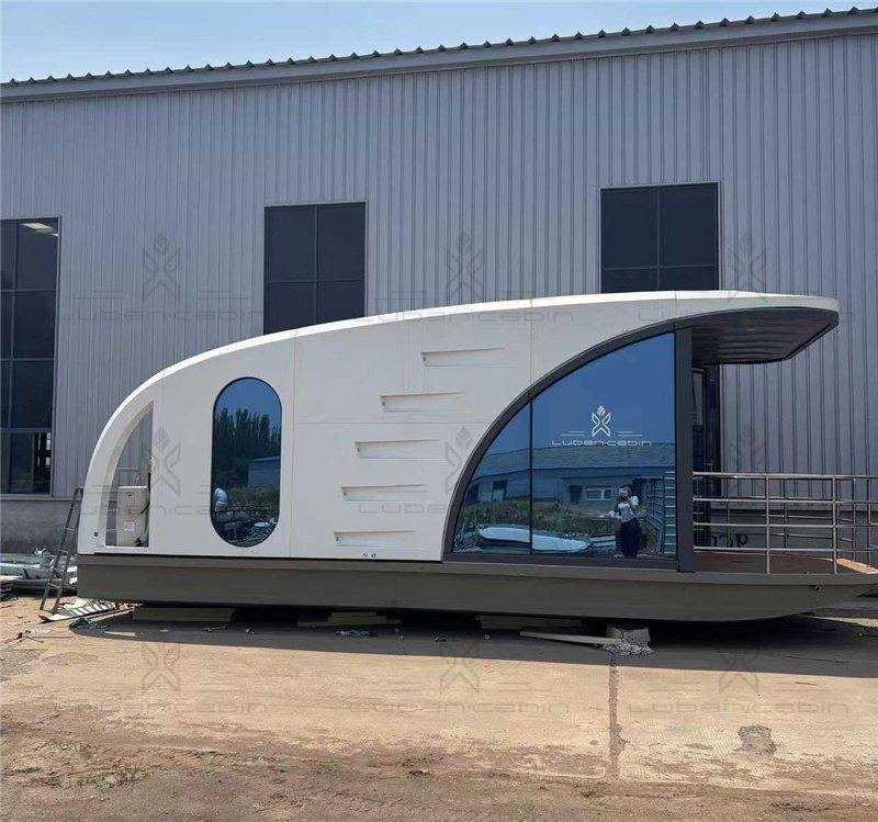 Плавучий дом с 2 спальнями и ванной, кондиционер (арт. 26-1090197)