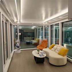 Дом-капсула треугольной формы с декором для отелей (арт. 26-1090283)