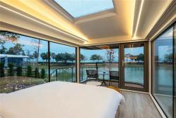 Контейнерный дом-оранжерея из стали с высоким обзором (арт. 26-1090285)