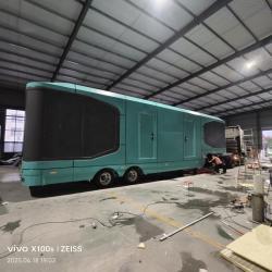 Капсульный дом на колесах с люксовым дизайном для кемпинга (арт. 26-1090288)