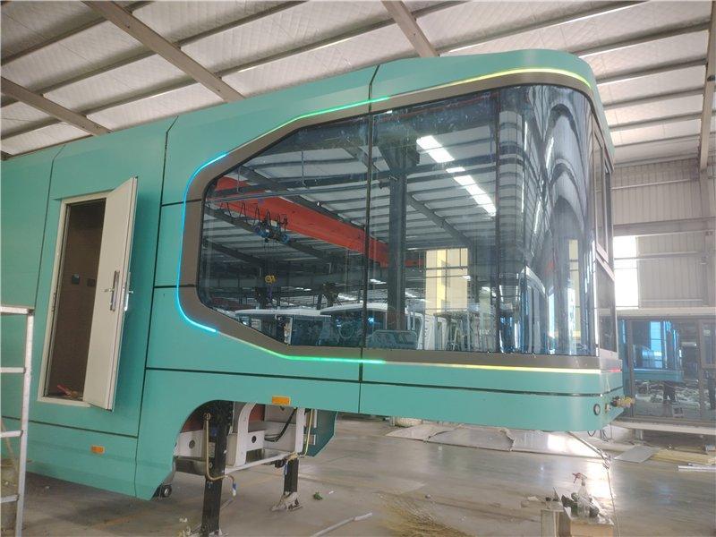 Мобильный стальной дом-капсула с футуристическим дизайном (арт. 26-1090325)