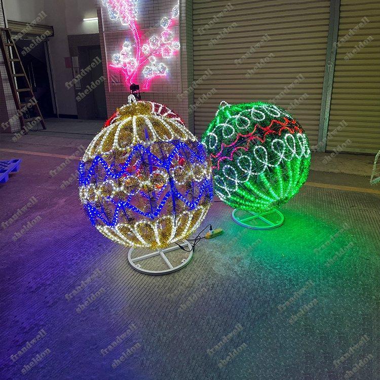 Арка 3D для улицы с гигантской елкой и коробками (арт. 26-1090413)