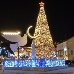 Искусственная елка с LED звездой ручной работы 2023 (арт. 26-1090439)