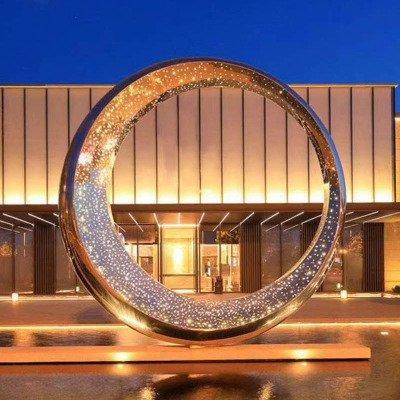 Скульптура из металлолома для ландшафтного декора (арт. 26-1090499)