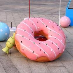 Скульптура пончик из смолы креативная для декора парка (арт. 26-1090501)