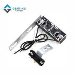 Замок дверной лифта AZ-06 контактный (арт. 26-2102611)